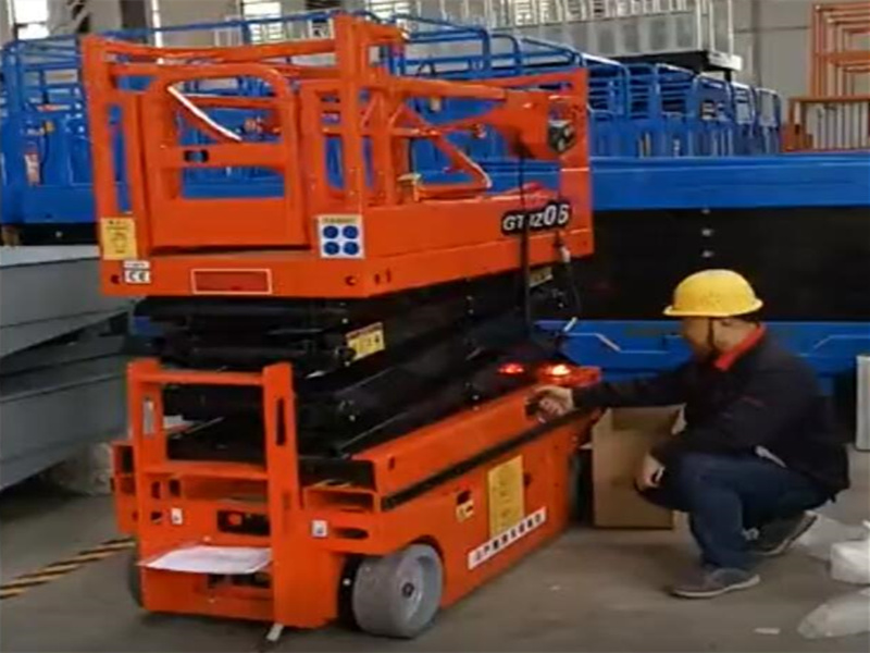 6米小型升降平臺車